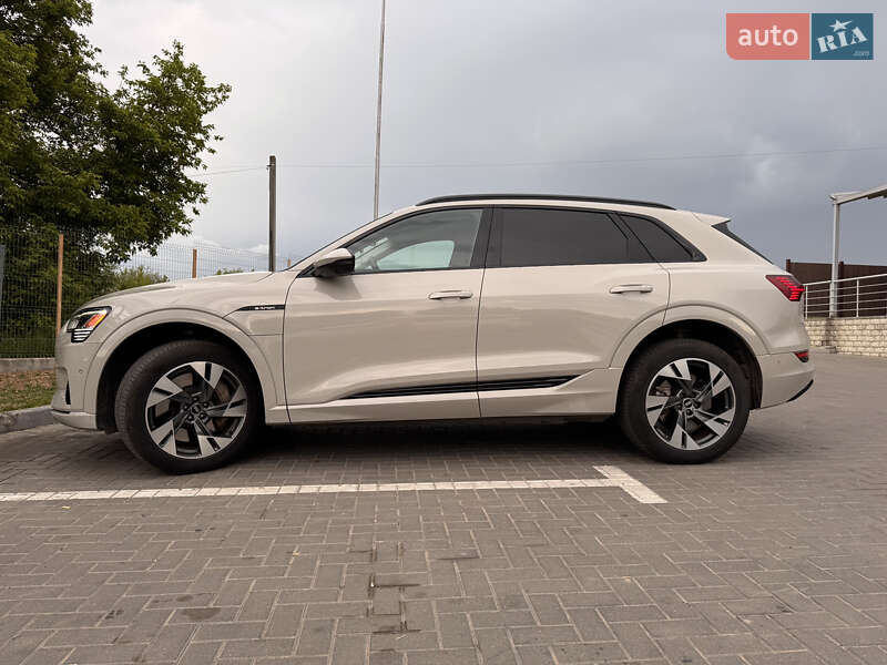 Внедорожник / Кроссовер Audi e-tron 2021 в Одессе