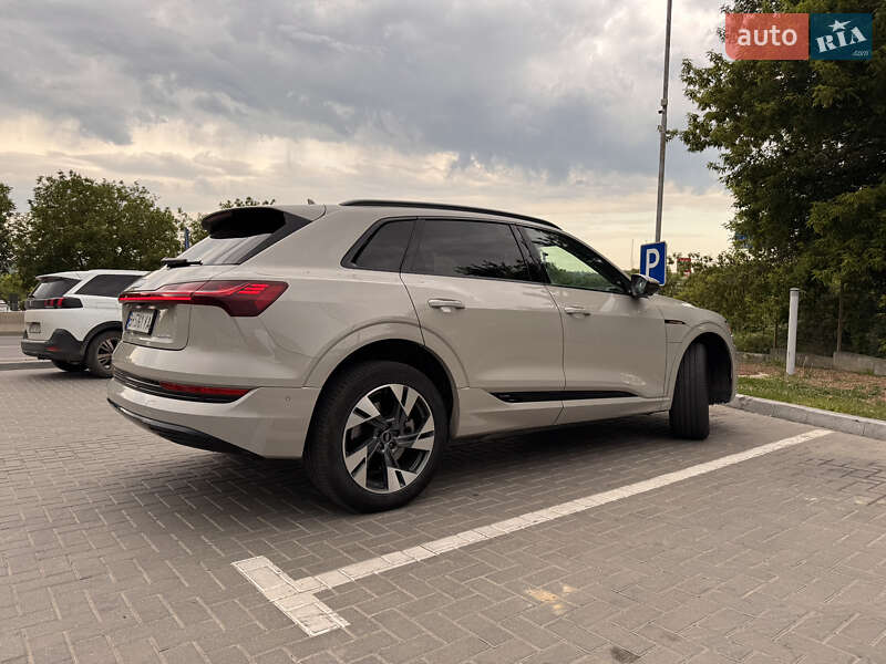Внедорожник / Кроссовер Audi e-tron 2021 в Одессе