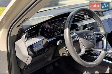 Внедорожник / Кроссовер Audi e-tron 2021 в 
