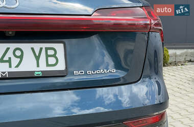 Внедорожник / Кроссовер Audi e-tron 2020 в 