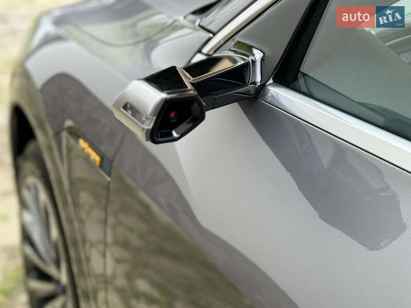 Внедорожник / Кроссовер Audi e-tron 2019 в Тячеве