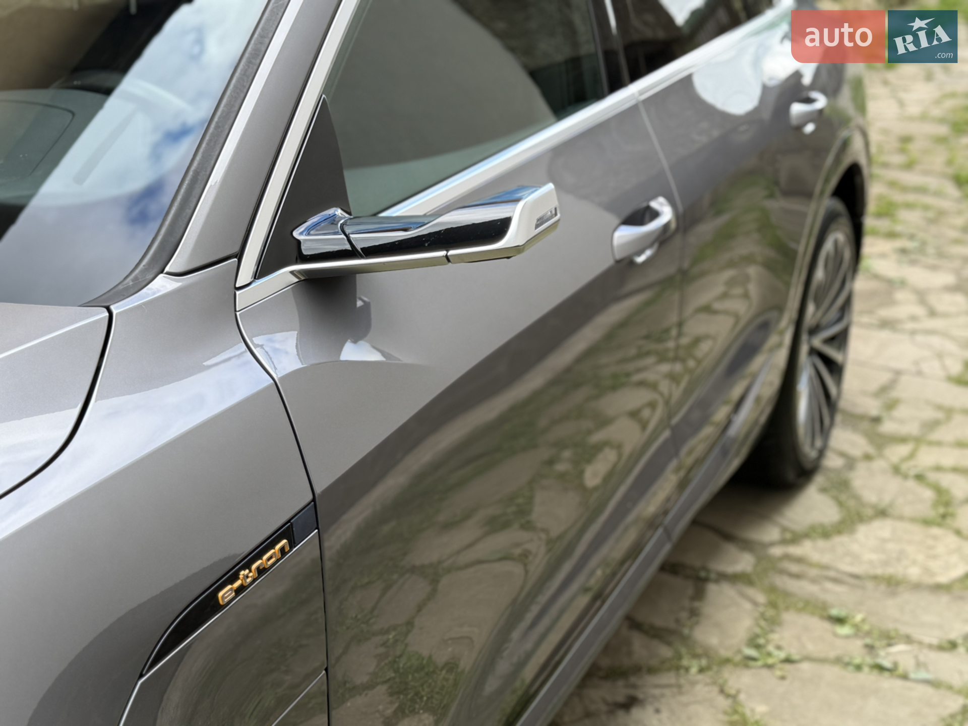 2019 Audi e-tron - мініатюра 11