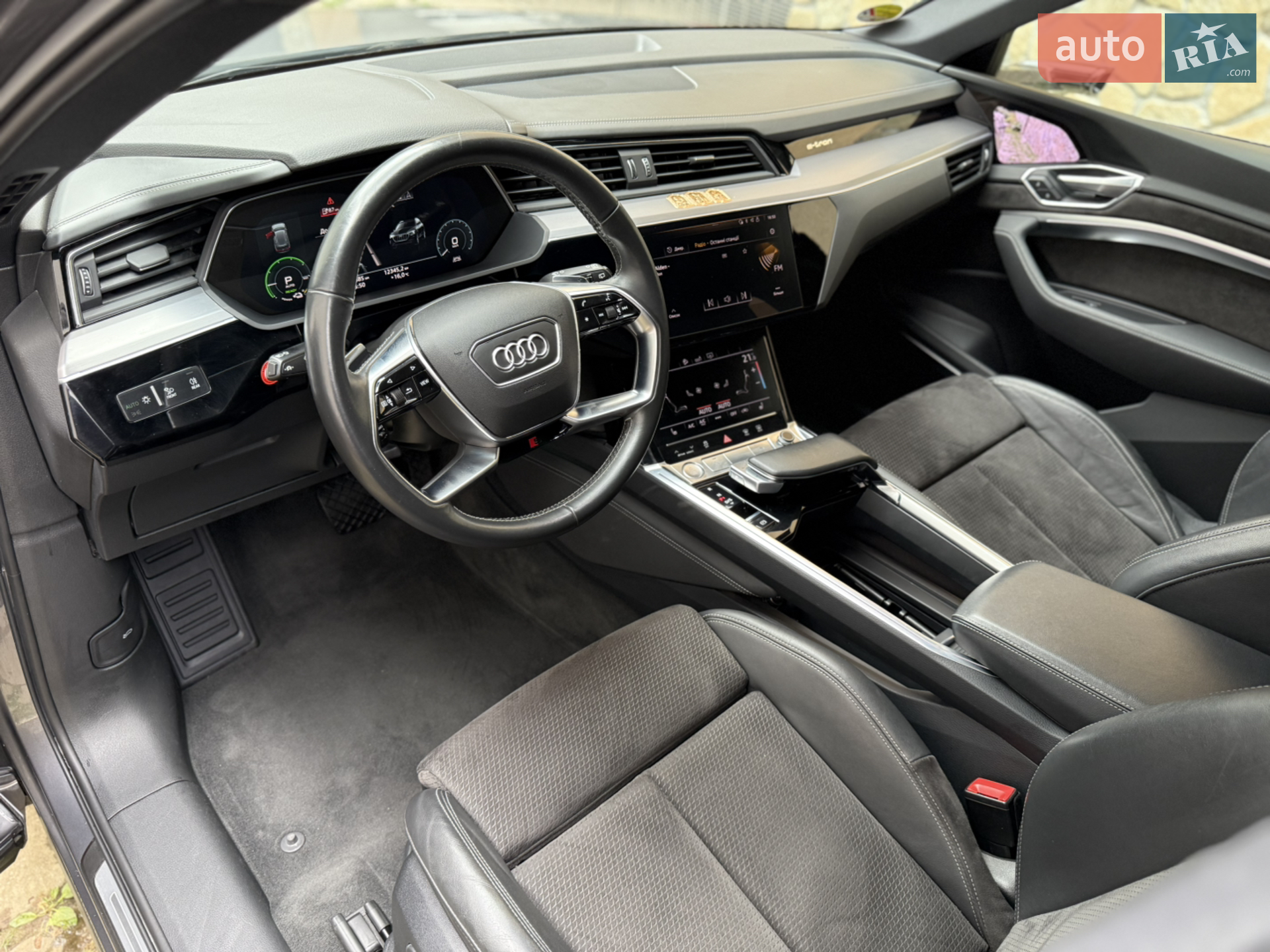 2019 Audi e-tron - мініатюра 25