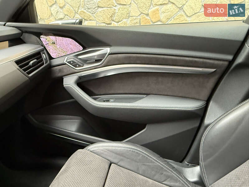 Внедорожник / Кроссовер Audi e-tron 2019 в Тячеве