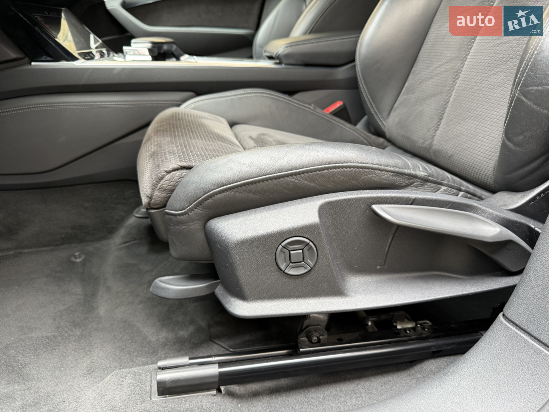 2019 Audi e-tron - мініатюра 51