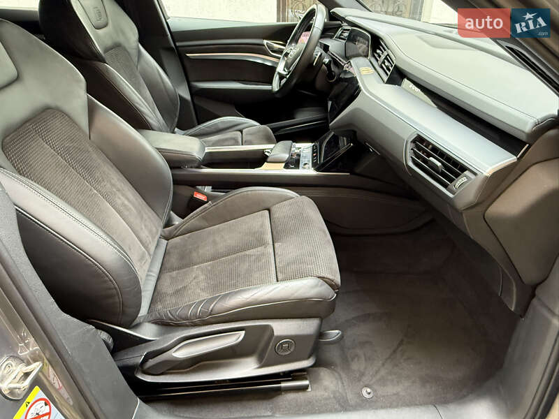 Внедорожник / Кроссовер Audi e-tron 2019 в Тячеве