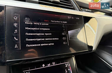 Внедорожник / Кроссовер Audi e-tron 2019 в 