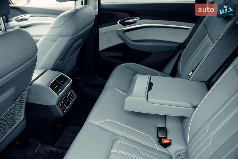 Внедорожник / Кроссовер Audi e-tron 2021 в Львове