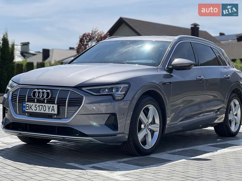 Внедорожник / Кроссовер Audi e-tron 2019 в Ровно