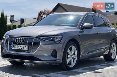 Позашляховик / Кросовер Audi e-tron 2019 в 
