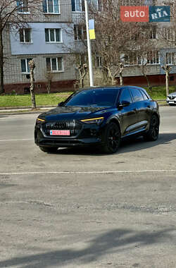 Внедорожник / Кроссовер Audi e-tron 2020 в 