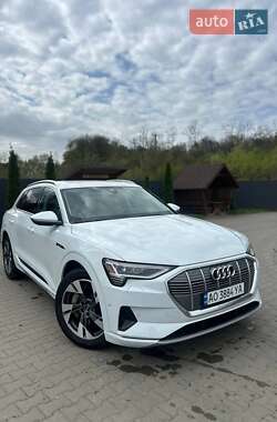 Внедорожник / Кроссовер Audi e-tron 2022 в 
