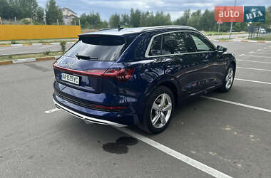 Внедорожник / Кроссовер Audi e-tron 2020 в 
