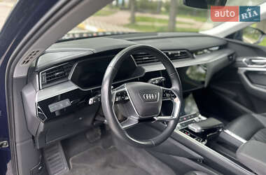 Внедорожник / Кроссовер Audi e-tron 2020 в 