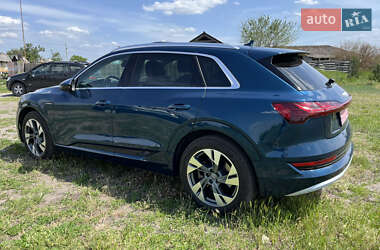 Позашляховик / Кросовер Audi e-tron 2020 в Дніпрі