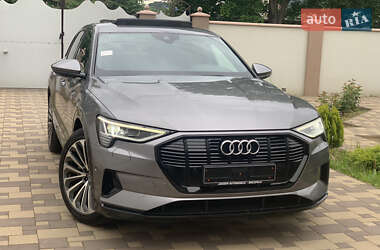 Внедорожник / Кроссовер Audi e-tron 2020 в 