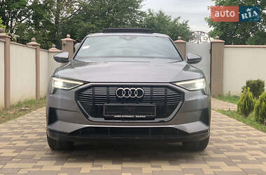 Внедорожник / Кроссовер Audi e-tron 2020 в 