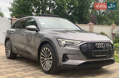 Внедорожник / Кроссовер Audi e-tron 2020 в 