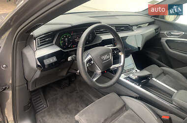 Внедорожник / Кроссовер Audi e-tron 2020 в 