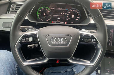 Внедорожник / Кроссовер Audi e-tron 2020 в 