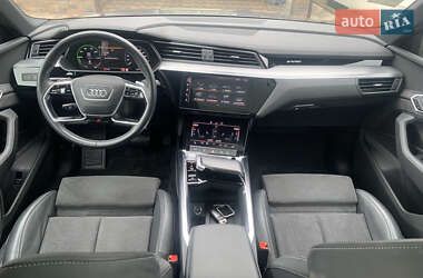 Внедорожник / Кроссовер Audi e-tron 2020 в 