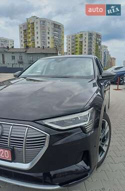 Внедорожник / Кроссовер Audi e-tron 2019 в 