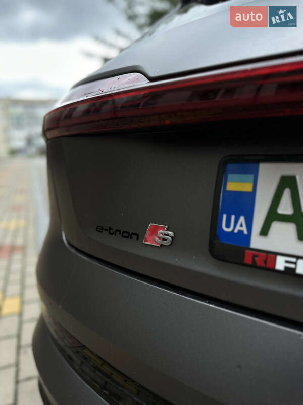Внедорожник / Кроссовер Audi e-tron 2019 в Звягеле