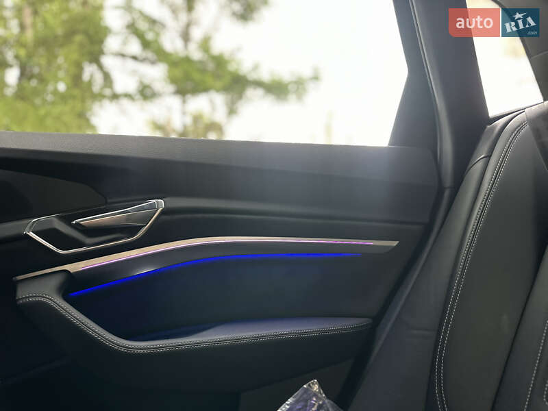 Внедорожник / Кроссовер Audi e-tron 2019 в Звягеле