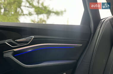 Внедорожник / Кроссовер Audi e-tron 2019 в 