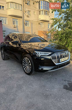Внедорожник / Кроссовер Audi e-tron 2019 в 