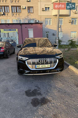 Внедорожник / Кроссовер Audi e-tron 2019 в 