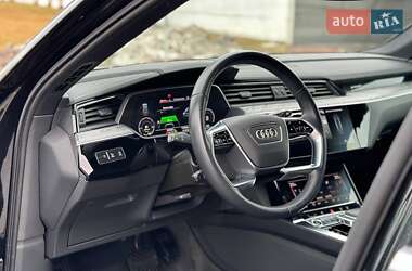 Внедорожник / Кроссовер Audi e-tron 2021 в 