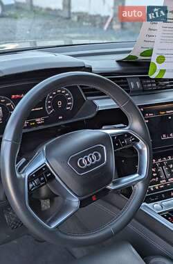 Внедорожник / Кроссовер Audi e-tron 2020 в 