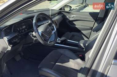 Внедорожник / Кроссовер Audi e-tron 2020 в 