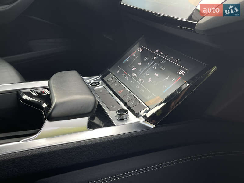 Внедорожник / Кроссовер Audi e-tron 2021 в Ровно