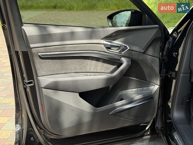 Внедорожник / Кроссовер Audi e-tron 2019 в Дрогобыче фото 22 Внедорожник / Кроссовер Audi e-tron 2019 в Дрогобыче