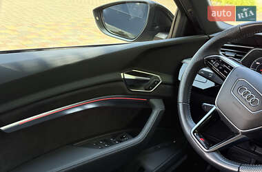 Внедорожник / Кроссовер Audi e-tron 2019 в 