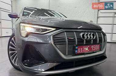 Внедорожник / Кроссовер Audi e-tron 2021 в 