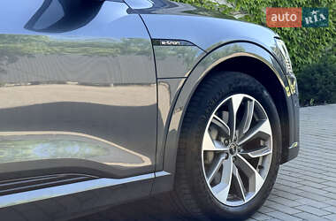 Внедорожник / Кроссовер Audi e-tron 2021 в 