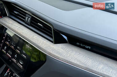 Внедорожник / Кроссовер Audi e-tron 2021 в 