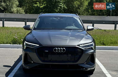 Внедорожник / Кроссовер Audi e-tron 2021 в 