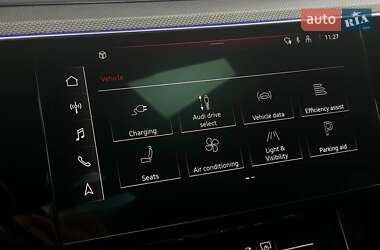 Позашляховик / Кросовер Audi e-tron 2022 в 