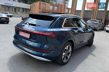 Внедорожник / Кроссовер Audi e-tron 2020 в 