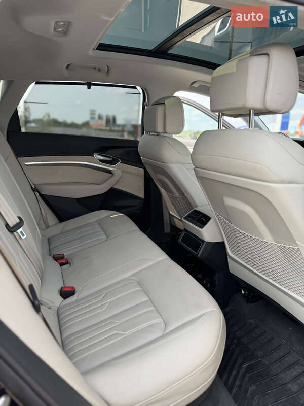 Внедорожник / Кроссовер Audi e-tron 2019 в Луцке