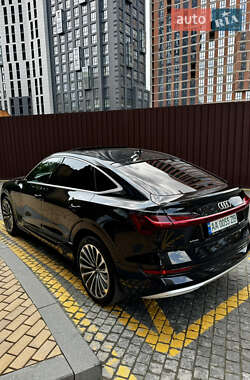 Внедорожник / Кроссовер Audi e-tron 2020 в 