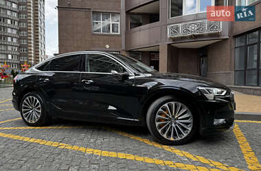 Внедорожник / Кроссовер Audi e-tron 2020 в 