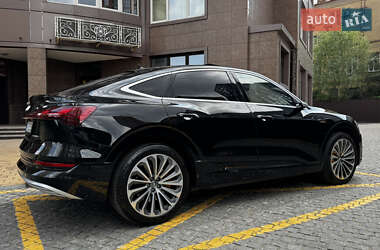 Внедорожник / Кроссовер Audi e-tron 2020 в 