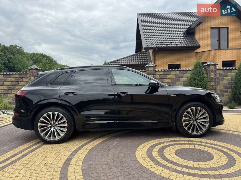 Внедорожник / Кроссовер Audi e-tron 2022 в Луцке