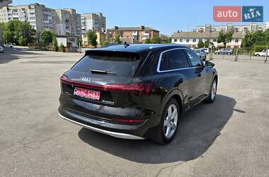 Внедорожник / Кроссовер Audi e-tron 2020 в 