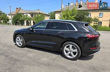 Внедорожник / Кроссовер Audi e-tron 2020 в 